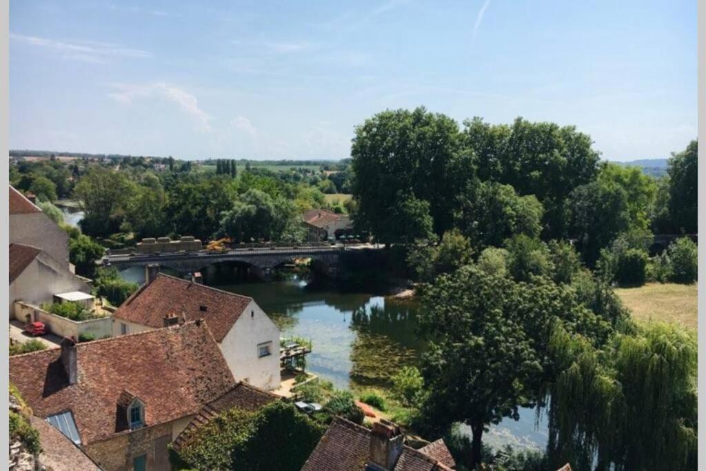 Logement dans joli village de caractère Pesmes Extérieur photo